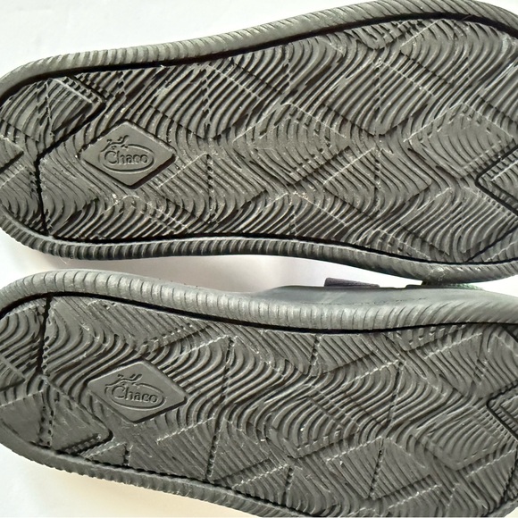 Chaco woman’s Sandals Black with Purple and Green Straps size 5 or youth 3.5 UEC - Picture 6 of 6